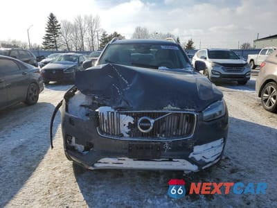 Piąte zdjęcie samochodu w środku: 2019 VOLVO XC90 T6 MOMENTUM VIN:YV4A22PK9K1483855 - miniatura