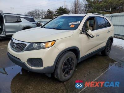 2011 KIA SORENTO LX 5XYKT4A22BG148199 - główne zdjęcie licytacji z USA - miniatura