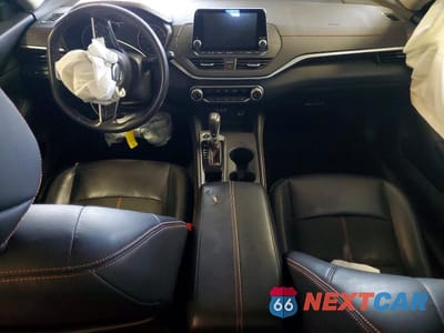 Zdjęcie 8 z 11 samochodu: 2021 NISS ALTIMA 2.0 SR VIN:1N4AL4CV1MN357552 - miniatura