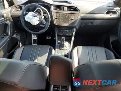 Zdjęcie 8 z 12 samochodu: 2024 VOLKSWAGEN TIGUAN SE R-LINE BLACK VIN:3VVCB7AX9RM051519 - miniatura