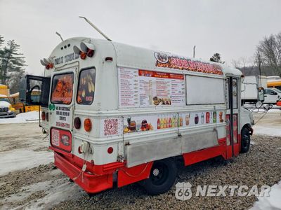 Trzecie zdjęcie samochodu z tyłu: 2002 FORD ECONOLINE E350 SUPER DUTY CUTAWAY VAN VIN:1FDSE35F22HA82659 - miniatura