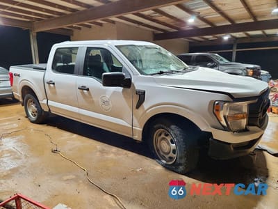 Czwarte zdjęcie samochodu z boku: 2021 FORD F150 SUPERCREW VIN:1FTFW1E50MFB02582 - miniatura