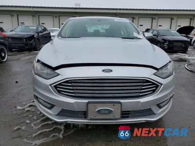 Piąte zdjęcie samochodu w środku: 2018 FORD FUSION SE VIN:3FA6P0HD0JR238645 - miniatura