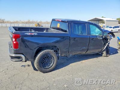 Trzecie zdjęcie samochodu z tyłu: 2020 CHEVROLET SILVERADO K1500 LT VIN:1GCUYDED4LZ275884 - miniatura
