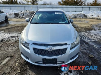 Piąte zdjęcie samochodu w środku: 2013 CHEVROLET CRUZE LT VIN:1G1PC5SB4D7256388 - miniatura