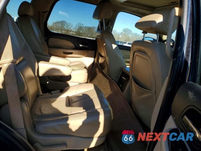 Zdjęcie 11 z 14 samochodu: 2007 GMC YUKON DENALI VIN:1GKFK63807J183773 - miniatura