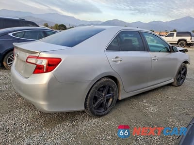 Trzecie zdjęcie samochodu z tyłu: 2012 TOYOTA CAMRY BASE VIN:4T1BF1FK6CU061187 - miniatura