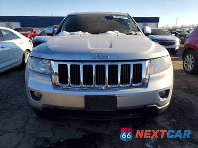 Piąte zdjęcie samochodu w środku: 2012 JEEP GRAND CHEROKEE LAREDO VIN:1C4RJFAG5CC220174 - miniatura