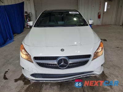 Piąte zdjęcie samochodu w środku: 2017 MERCEDES-BENZ CLA 250 4MATIC VIN:WDDSJ4GB7HN470163 - miniatura