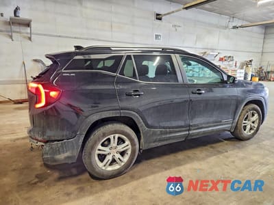 Trzecie zdjęcie samochodu z tyłu: 2022 GMC TERRAIN SLE VIN:3GKALTEV0NL114919 - miniatura
