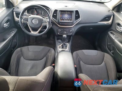 Zdjęcie 8 z 13 samochodu: 2016 JEEP CHEROKEE LATITUDE VIN:1C4PJMCB0GW118220 - miniatura