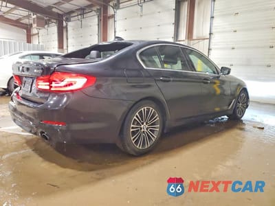 Trzecie zdjęcie samochodu z tyłu: 2019 BMW 530 XI VIN:WBAJA7C52KG909740 - miniatura