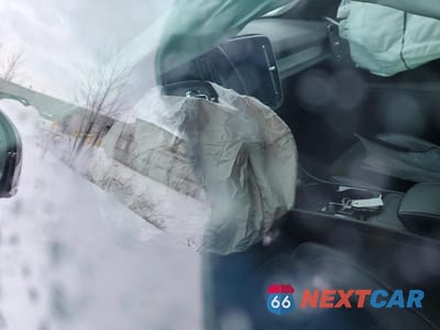 Zdjęcie 9 z 12 samochodu: 2021 VOLVO XC40 T5 R-DESIGN VIN:YV4162UMXM2494726 - miniatura