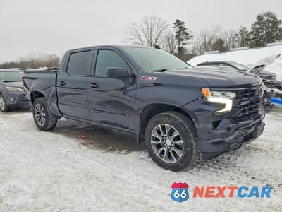 Czwarte zdjęcie samochodu z boku: 2022 CHEVROLET SILVERADO K1500 RST VIN:1GCUDEED3NZ562296 - miniatura