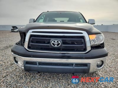 Czwarte zdjęcie samochodu z boku: 2010 TOYOTA TUNDRA GRADE VIN:5TFDW5F17AX126989 - miniatura