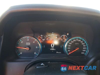 Zdjęcie 9 z 13 samochodu: 2018 GMC YUKON DENALI VIN:1GKS1CKJ2JR267428 - miniatura