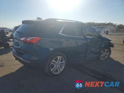 Trzecie zdjęcie samochodu z tyłu: 2020 CHEVROLET EQUINOX PREMIER VIN:2GNAXPEX3L6277906 - miniatura