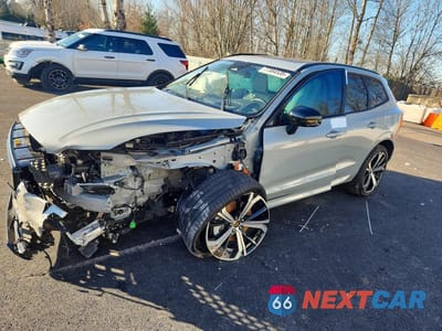 2025 VOLVO XC60 ULTRA YV4H60RM1S1017066 - główne zdjęcie licytacji z USA - miniatura