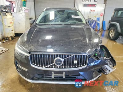 Piąte zdjęcie samochodu w środku: 2023 VOLVO XC60 ULTIMATE VIN:YV4L12RA6P1193550 - miniatura