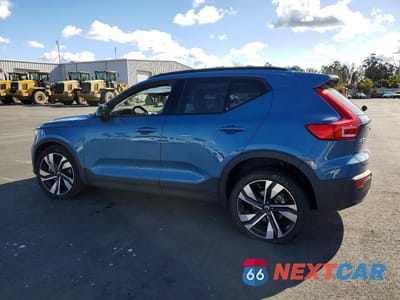 Drugie zdjęcie samochodu z przodu: 2024 VOLVO XC40 PLUS VIN:YV4L12UL0R2281483 - miniatura