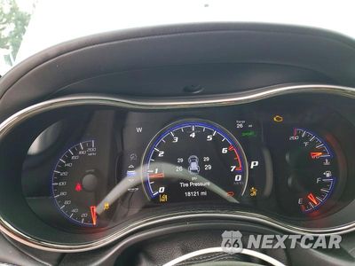 Zdjęcie 9 z 14 samochodu: 2018 JEEP GRAND CHEROKEE TRACKHAWK VIN:1C4RJFN98JC318673 - miniatura