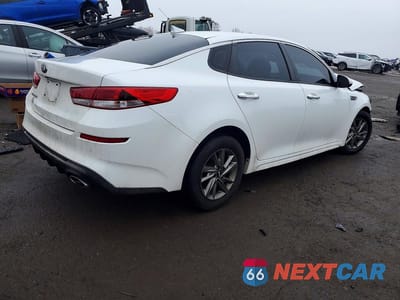 Trzecie zdjęcie samochodu z tyłu: 2019 KIA OPTIMA LX VIN:5XXGT4L32KG351562 - miniatura