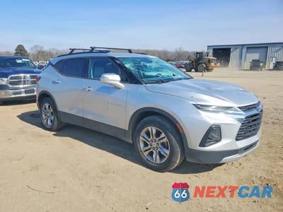Czwarte zdjęcie samochodu z boku: 2020 CHEVROLET BLAZER 3LT VIN:3GNKBDRS6LS551164 - miniatura