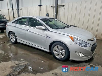 Czwarte zdjęcie samochodu z boku: 2013 HYUNDAI SONATA HYBRID BASE VIN:KMHEC4A48DA093223 - miniatura