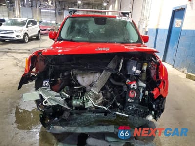 Piąte zdjęcie samochodu w środku: 2017 JEEP RENEGADE LATITUDE VIN:ZACCJBBB6HPE84671 - miniatura