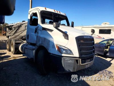 2020 FREIGHTLINER CASCADIA 126 SEMI TRUCK 1FUJHLDV1LLLM1794 - główne zdjęcie licytacji z USA - miniatura