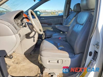 Zdjęcie 7 z 13 samochodu: 2005 TOYOTA SIENNA VIN:5TDBA22C15S053190 - miniatura