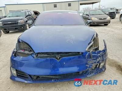 Piąte zdjęcie samochodu w środku: 2018 TESLA MODEL S VIN:5YJSA1E44JF300182 - miniatura