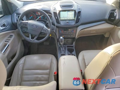 Zdjęcie 8 z 14 samochodu: 2018 FORD ESCAPE SEL VIN:1FMCU0HD7JUC06673 - miniatura