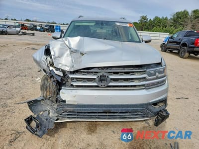 Piąte zdjęcie samochodu w środku: 2018 VOLKSWAGEN ATLAS SE VIN:1V2KR2CA2JC576766 - miniatura