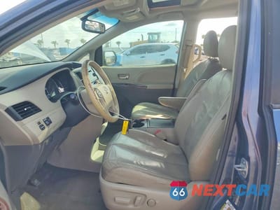 Zdjęcie 7 z 13 samochodu: 2014 TOYOTA SIENNA XLE 8-PASSENGER VIN:5TDYK3DC2ES508123 - miniatura