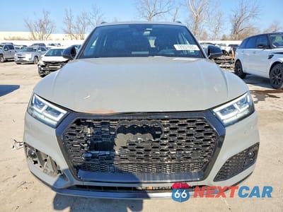 Piąte zdjęcie samochodu w środku: 2019 AUDI SQ5 PRESTIGE VIN:WA1C4AFY0K2070555 - miniatura