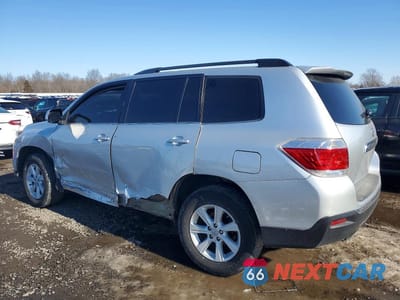 Drugie zdjęcie samochodu z przodu: 2013 TOYOTA HIGHLANDER BASE VIN:5TDBK3EHXDS261710 - miniatura