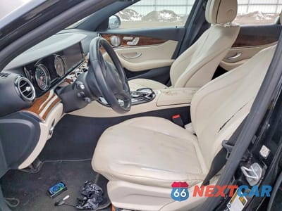 Zdjęcie 7 z 11 samochodu: 2017 MERCEDES-BENZ E 300 4MATIC VIN:WDDZF4KB2HA026106 - miniatura
