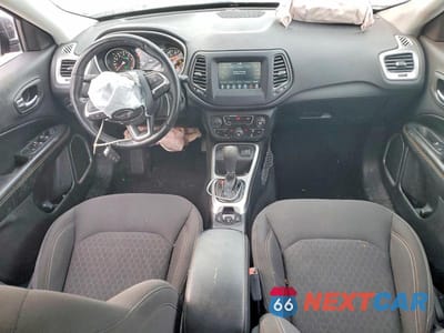 Zdjęcie 8 z 13 samochodu: 2019 JEEP COMPASS SPORT VIN:3C4NJCAB8KT838240 - miniatura