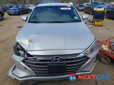 Piąte zdjęcie samochodu w środku: 2019 HYUNDAI ELANTRA SEL VIN:KMHD84LF6KU738183 - miniatura