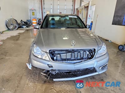 Piąte zdjęcie samochodu w środku: 2014 MERCEDES-BENZ C 300 4MATIC VIN:WDDGF8AB4ER321592 - miniatura