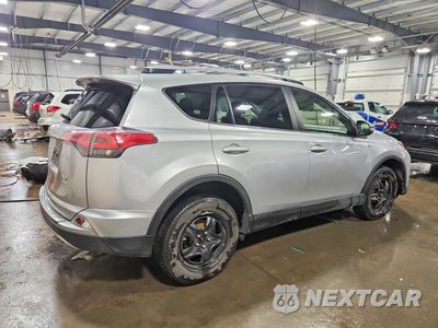 Trzecie zdjęcie samochodu z tyłu: 2018 TOYOTA RAV4 XLE VIN:JTMRFREV3JJ237947 - miniatura