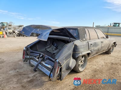 Trzecie zdjęcie samochodu z tyłu: 1984 CADILLAC DEVILLE VIN:1G6AM6986E9043381 - miniatura