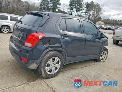 Trzecie zdjęcie samochodu z tyłu: 2018 CHEVROLET TRAX LS VIN:3GNCJKSB5JL303937 - miniatura