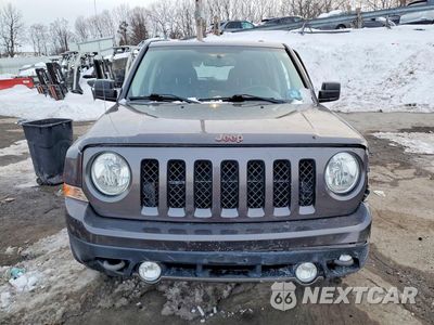 Piąte zdjęcie samochodu w środku: 2016 JEEP PATRIOT SPORT VIN:1C4NJRBBXGD692910 - miniatura
