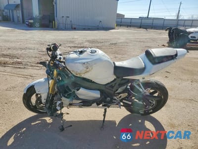 Trzecie zdjęcie samochodu z tyłu: 2004 SUZUKI GSX-R600 K VIN:JS1GN7CA642110827 - miniatura