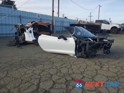 Czwarte zdjęcie samochodu z boku: 2014 CHEVROLET CORVETTE STINGRAY 3LT VIN:1G1YF3D77E5114185 - miniatura