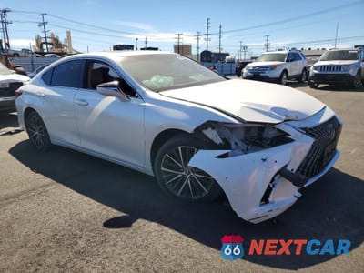 Czwarte zdjęcie samochodu z boku: 2024 LEXUS ES 300H BASE VIN:58ADA1C10RU053963 - miniatura