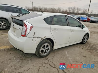 Trzecie zdjęcie samochodu z tyłu: 2015 TOYOTA PRIUS VIN:JTDKN3DUXF0484616 - miniatura