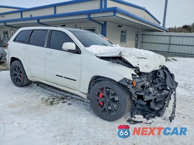 Czwarte zdjęcie samochodu z boku: 2020 JEEP GRAND CHEROKEE SRT-8 VIN:1C4RJFDJ6LC195132 - miniatura